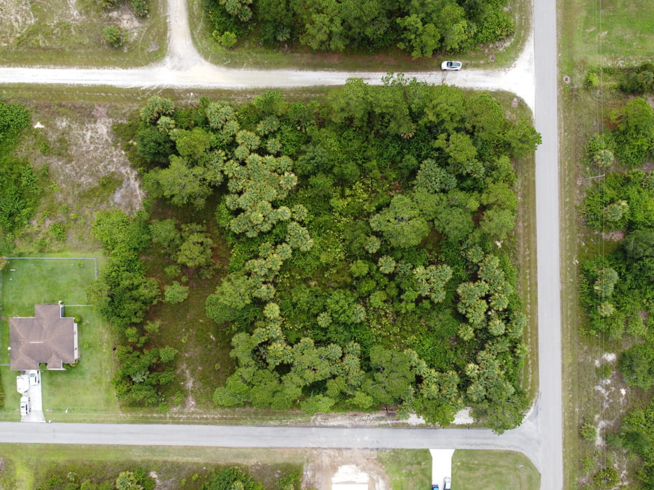 Land in 464 Mallory Ave S, Lehigh Acres, FL 33974